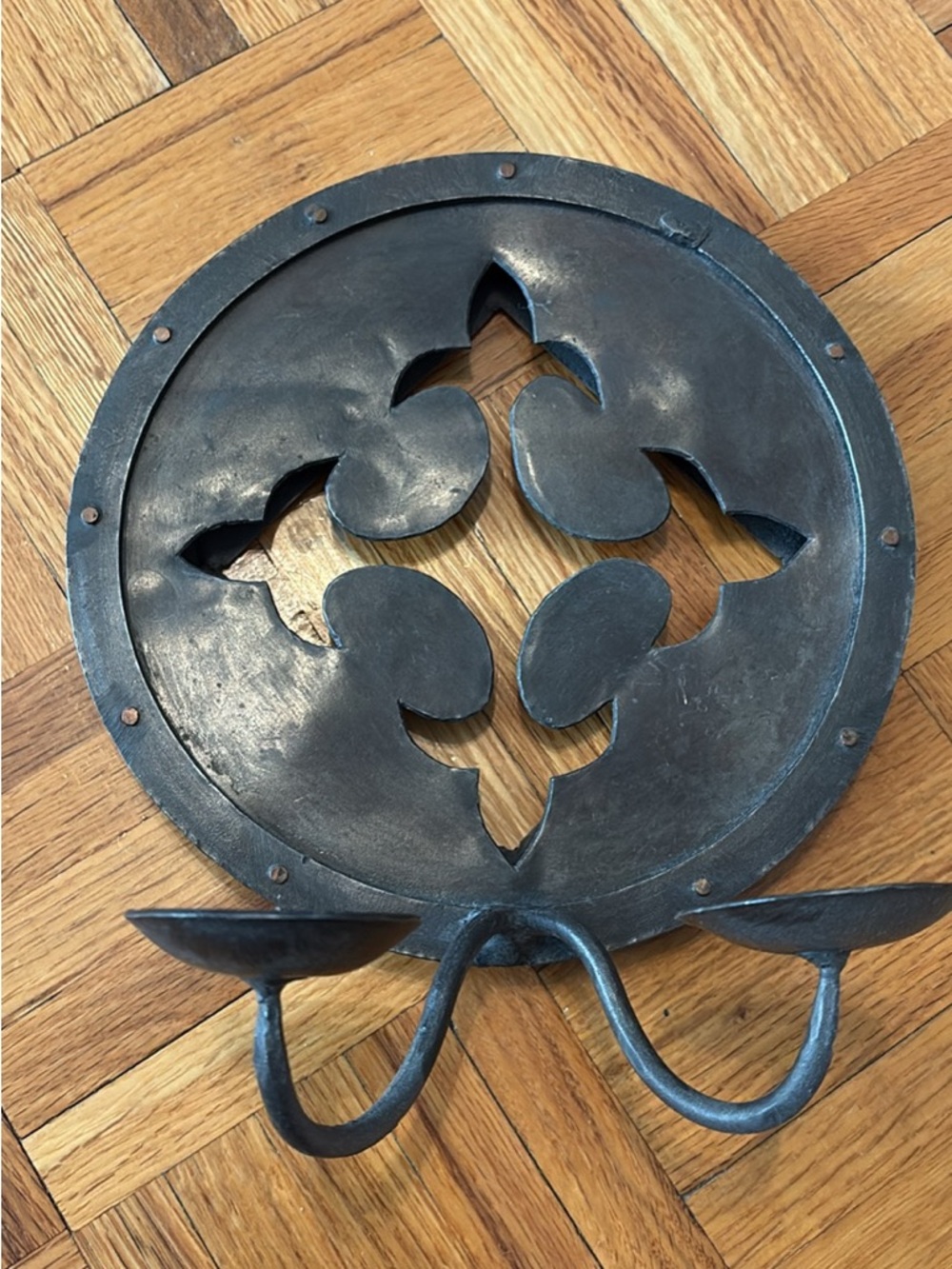 Black Decorative Iron candlestick with Fleur Cutout